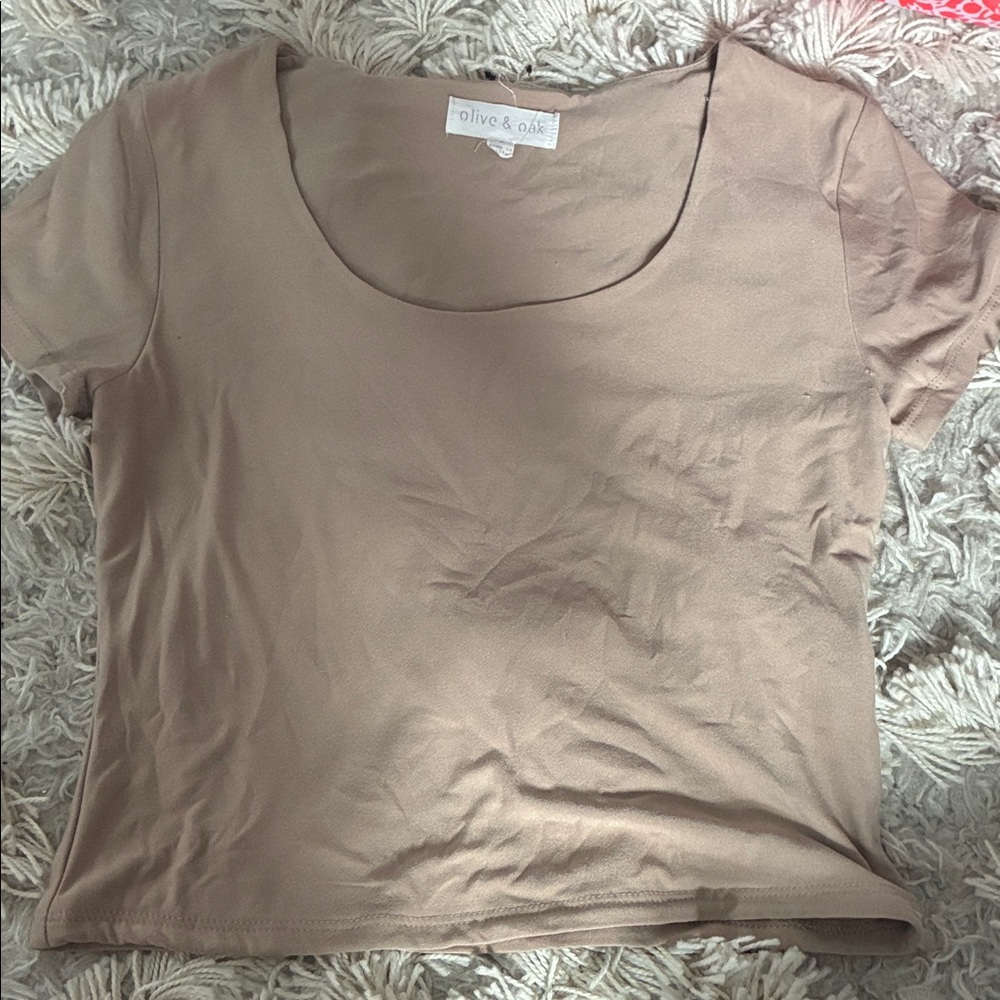 Olive & Oak Women's Beige Short Sleeve Tee